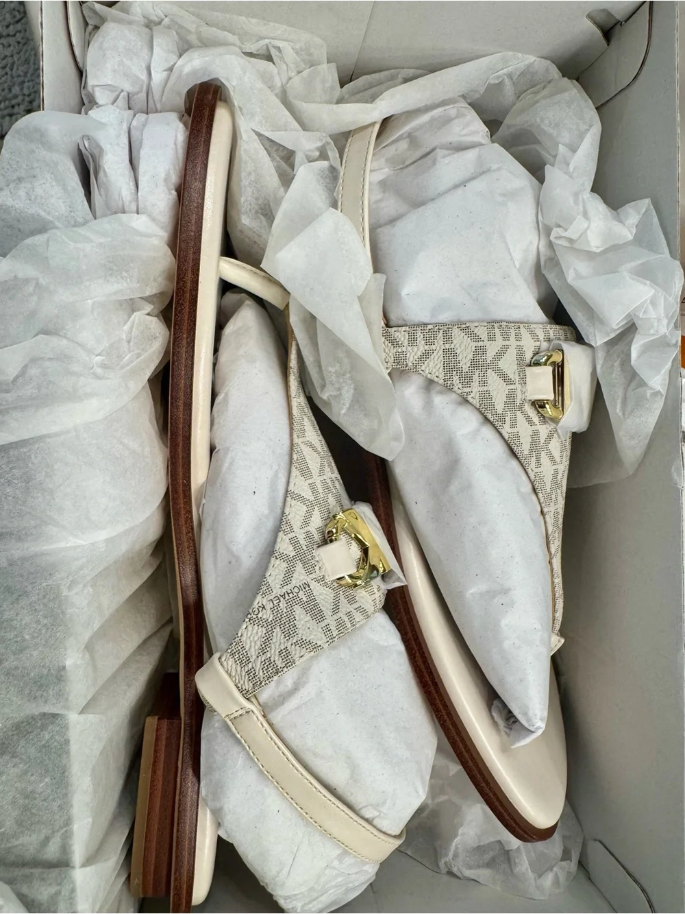Michael Kors Reed Flat Thong Sandals Vanilla Gold Size 9 NWOT